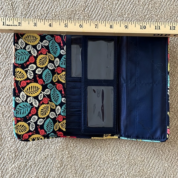 Vera Bradley Gallery Wallet in Happy Snails Print - Picture 3 of 5